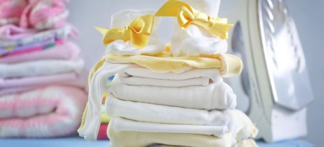Чем лучше стирать детские вещи для новорожденных