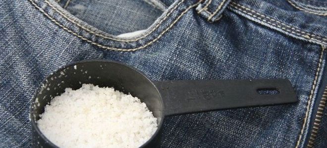 Как правильно стирать джинсы в стиральной машине, чтобы не полиняли