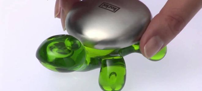 Устраняем запахи лука, чеснока, рыбы и прочих продуктов с рук с помощью металлического мыла